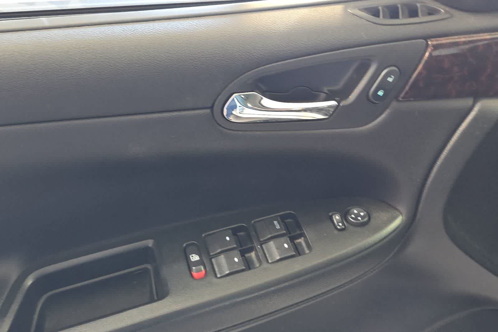 Used 2013 Chevrolet Impala LT FWD image 15