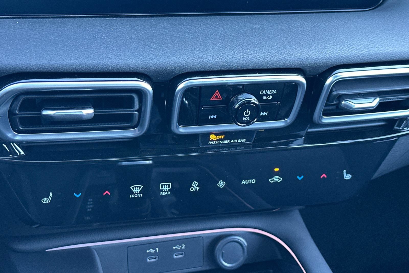 New 2026 Nissan Sentra SR w/ SR Premium Package FWD image 23