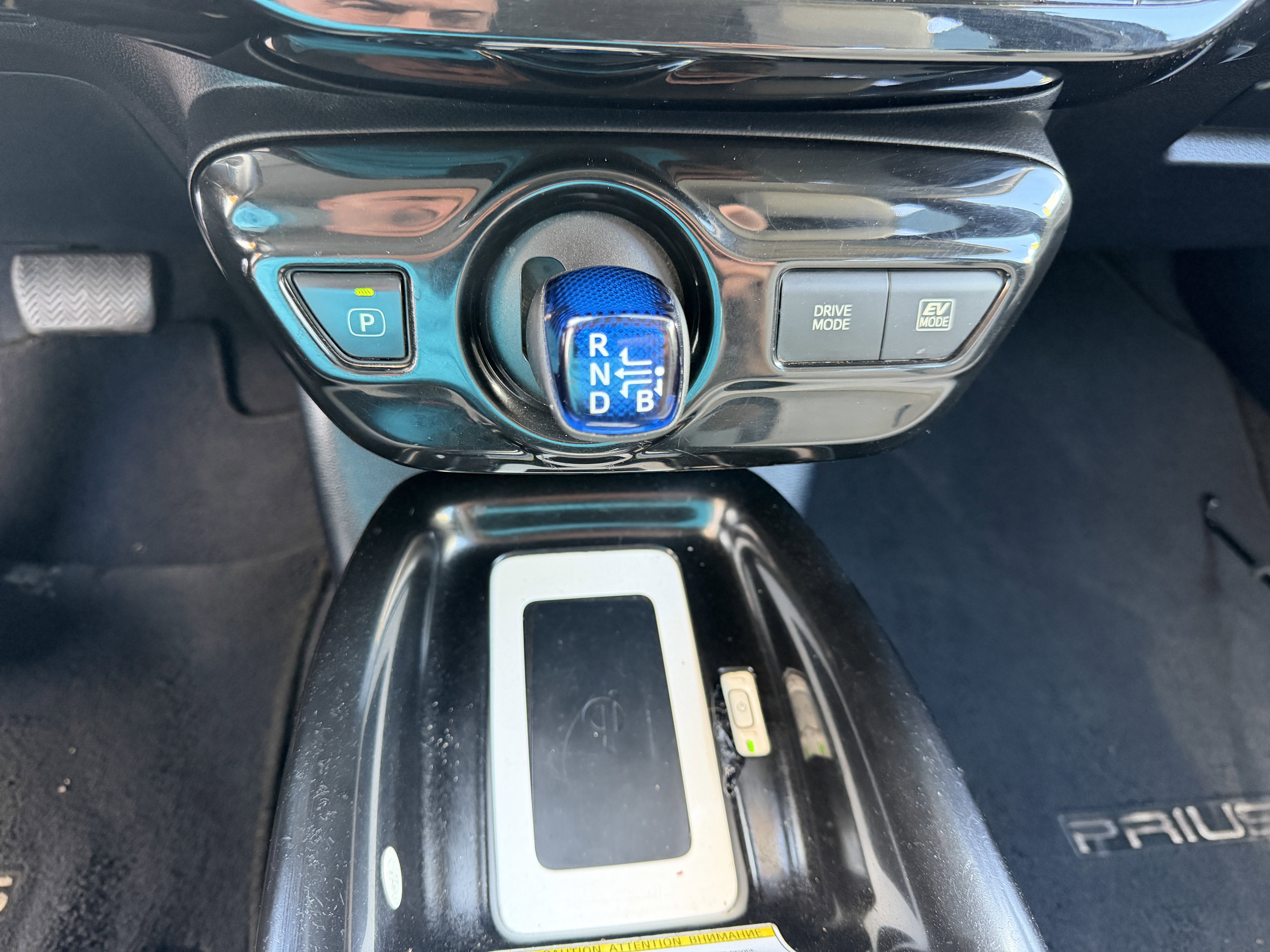 Used 2016 Toyota Prius Four Touring FWD image 17