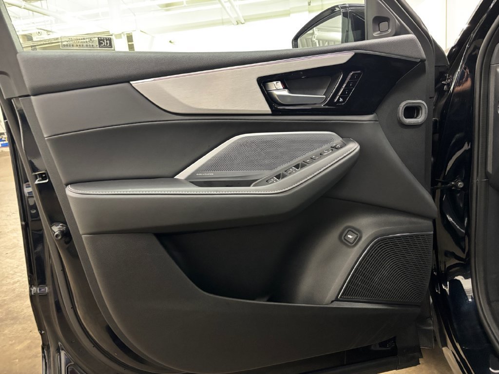 Certified 2026 Acura MDX w/ Technology Package AWD/4WD image 11
