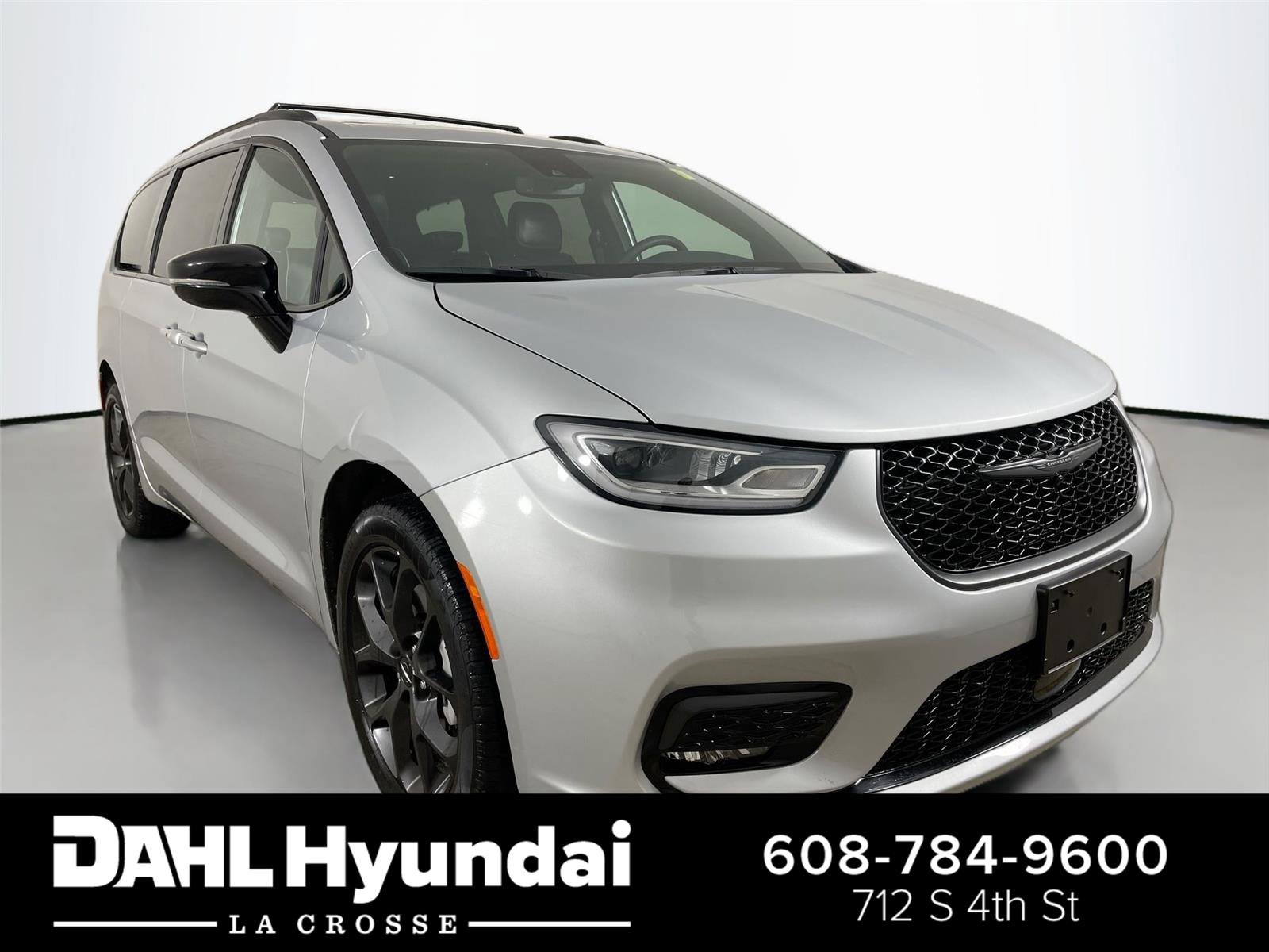 Used 2023 Chrysler Pacifica Limited w/ S Appearance Package