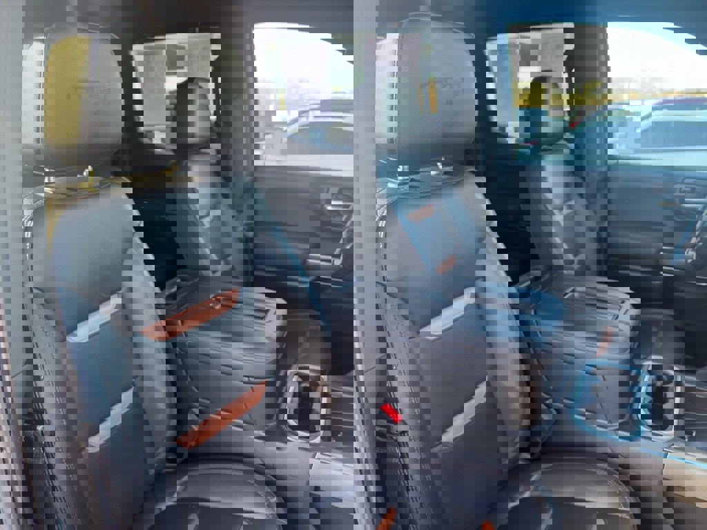 Used 2021 GMC Sierra 1500 AT4 w/ Technology Package image 28