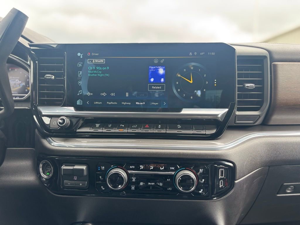 Used 2024 Chevrolet Silverado 2500 High Country w/ Technology Package image 27