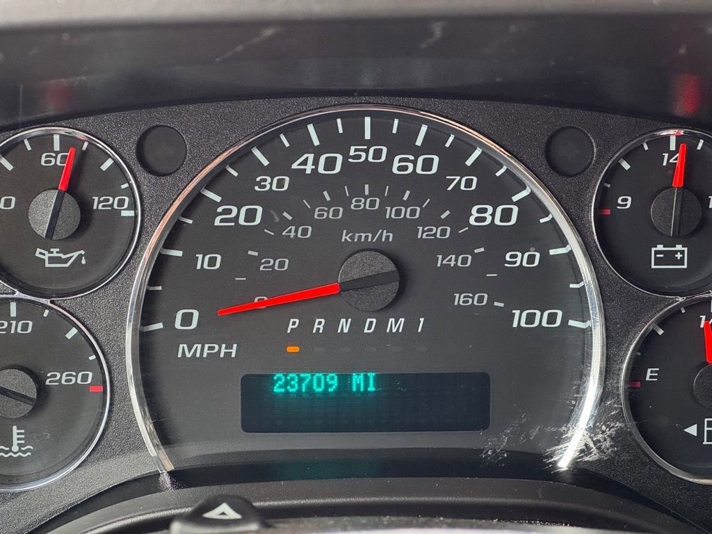 Used 2024 Chevrolet Express 2500 w/ Driver Convenience Package RWD image 21