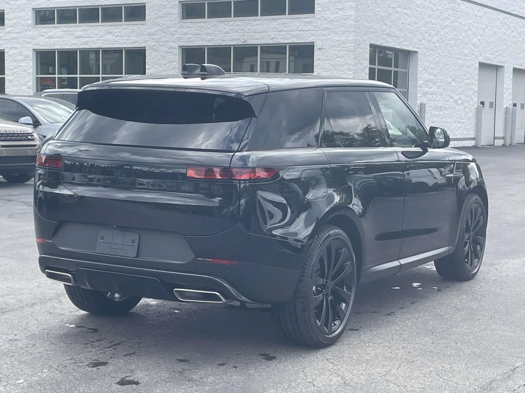 New 2026 Land Rover Range Rover Sport SE AWD/4WD image 7