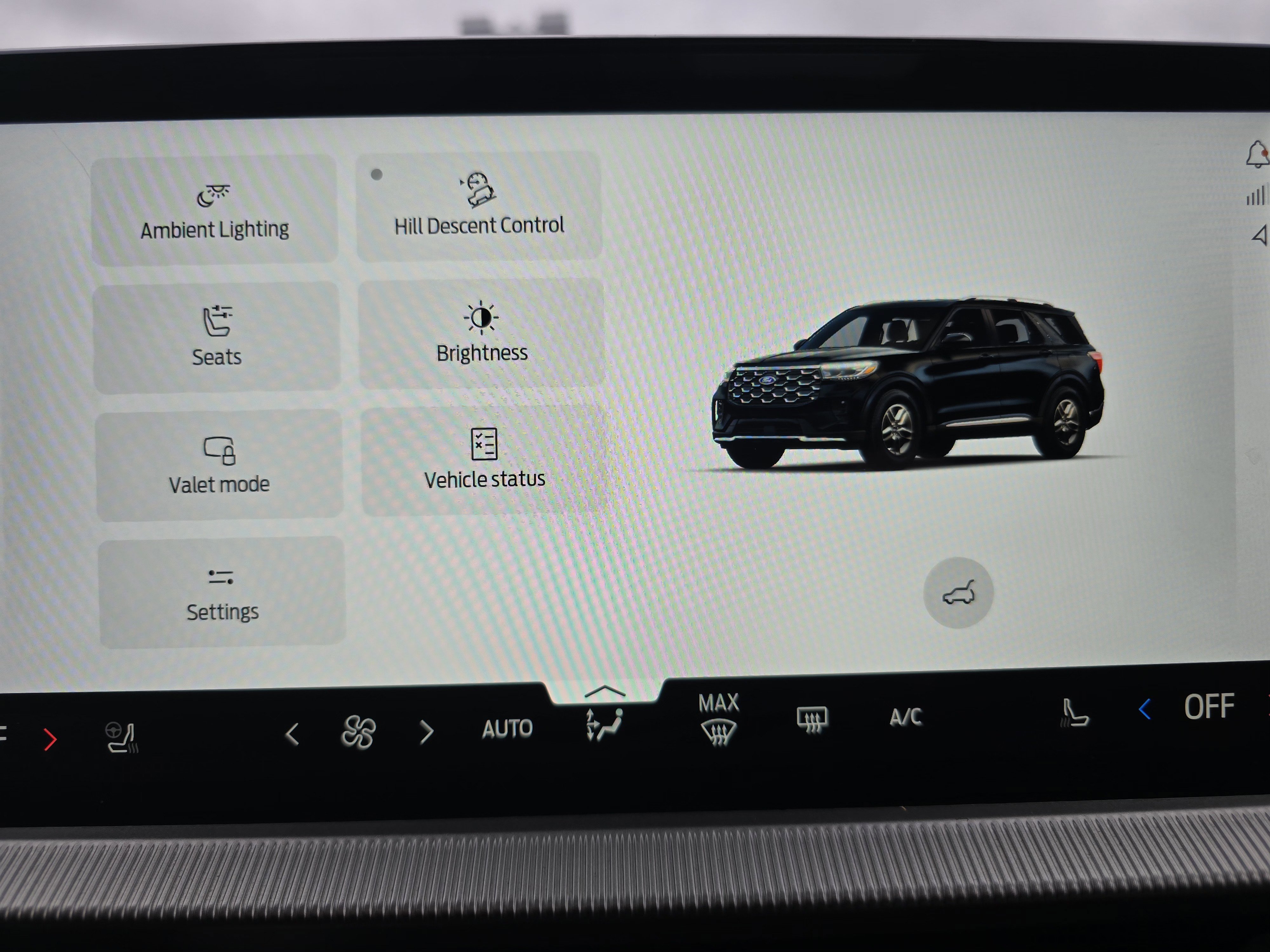 Certified 2025 Ford Explorer Platinum w/ LUX Leather Package image 33