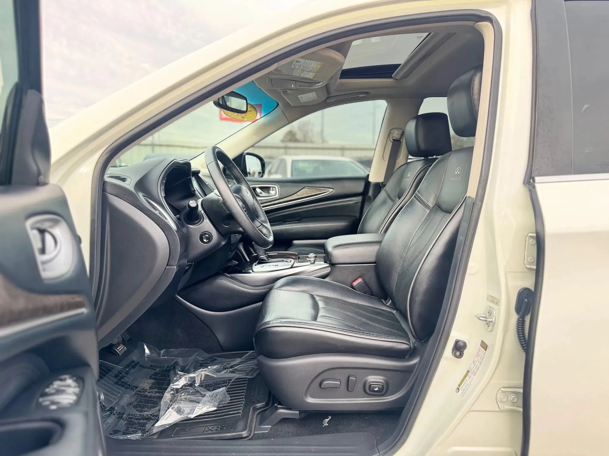 Used 2013 INFINITI JX35 FWD w/ Premium Pkg image 15