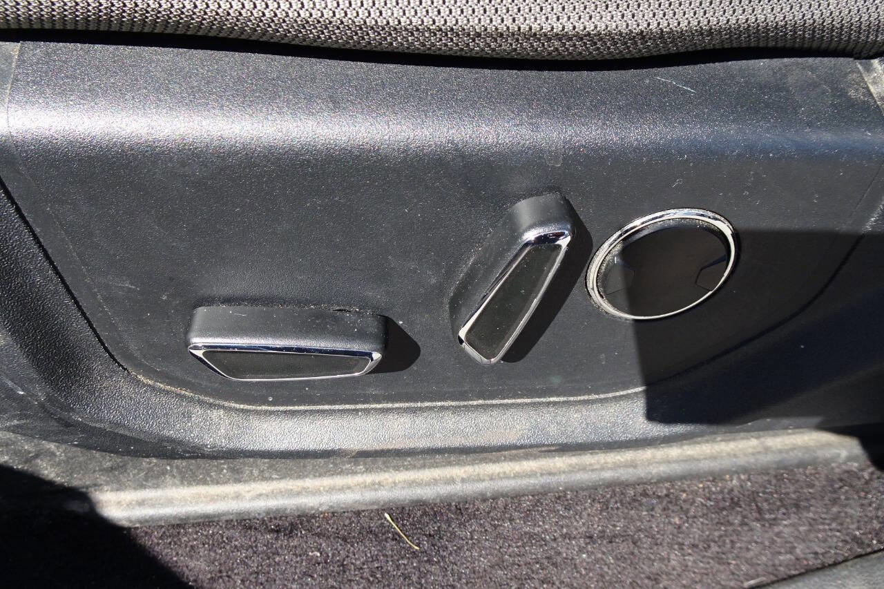 Used 2016 Ford F150 XLT w/ Equipment Group 302A Luxury AWD/4WD image 17