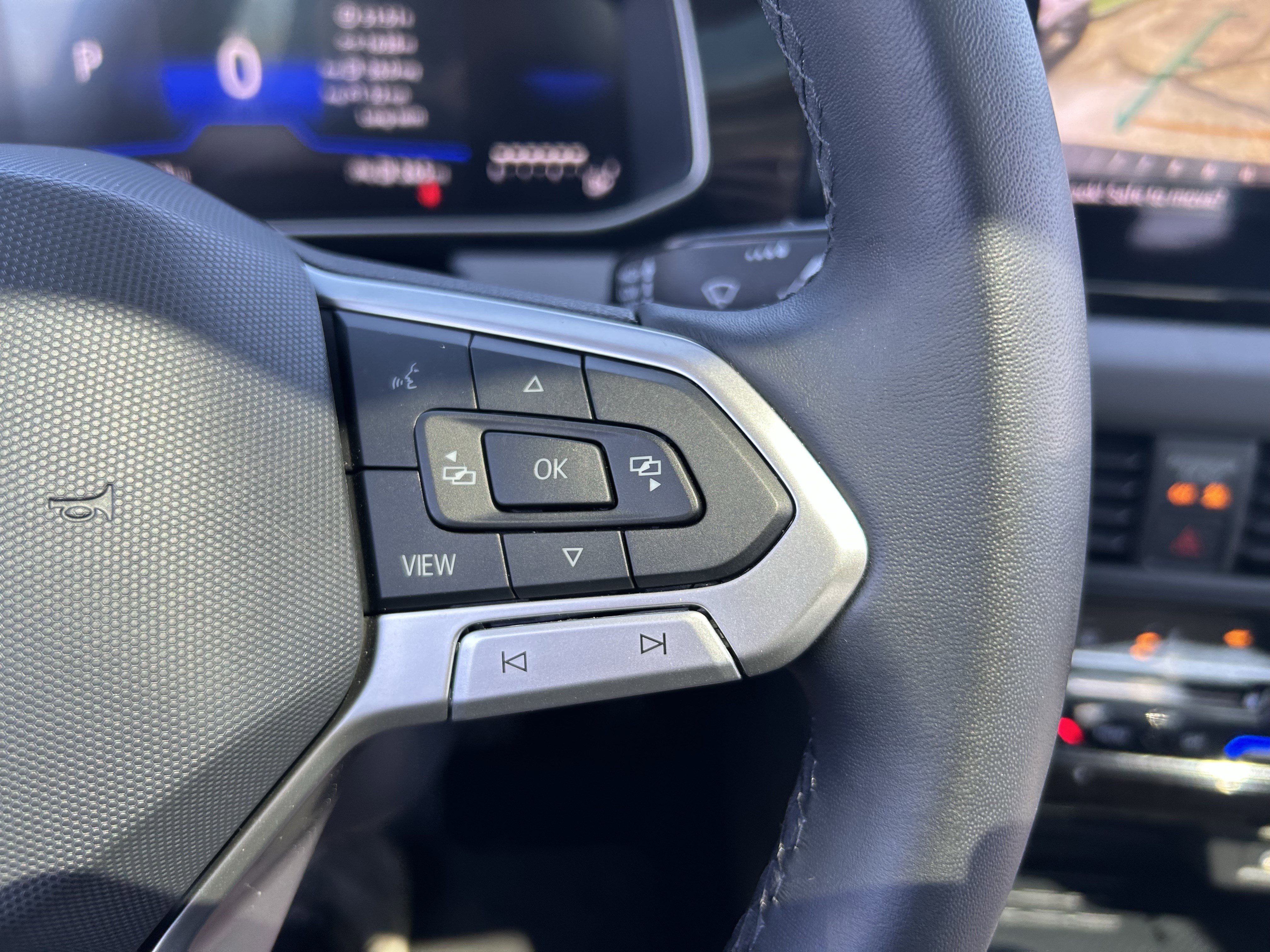 Used 2025 Volkswagen Jetta SE image 17