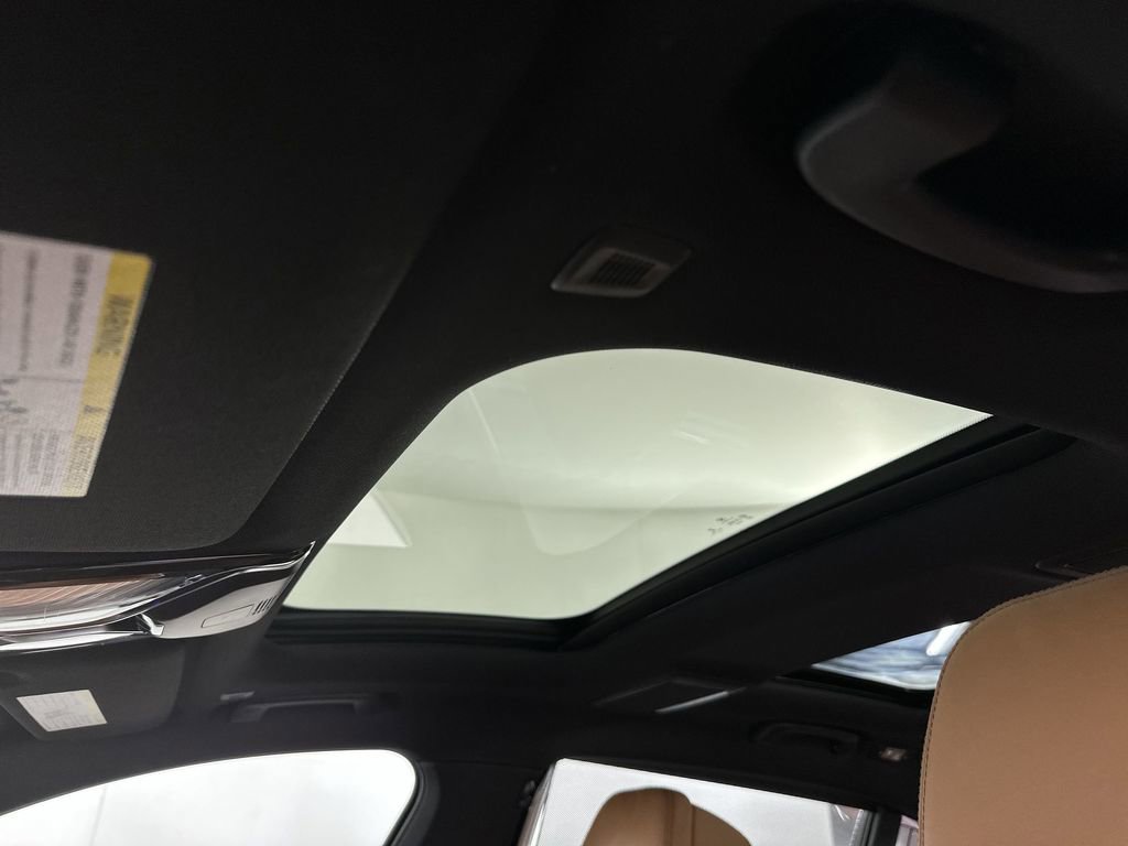 Used 2022 BMW 740i xDrive w/ Luxury Rear Seating Package image 22