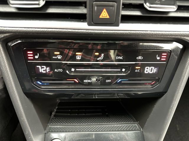 Certified 2025 Volkswagen Taos SE image 19