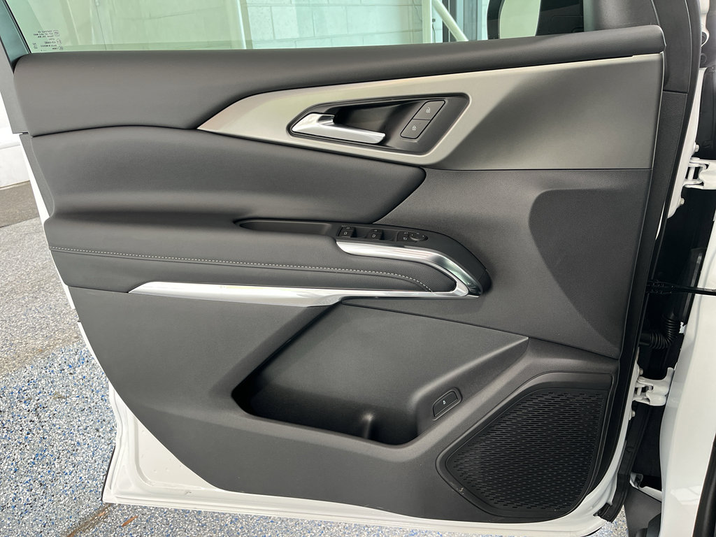 New 2026 Chevrolet Traverse LT FWD image 28