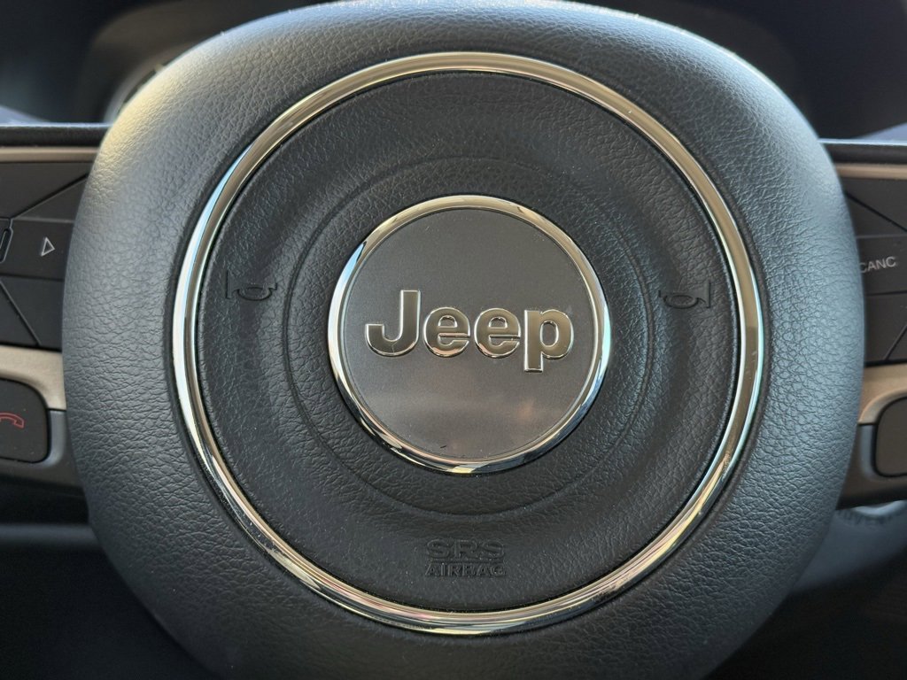 Used 2017 Jeep Renegade Latitude image 18