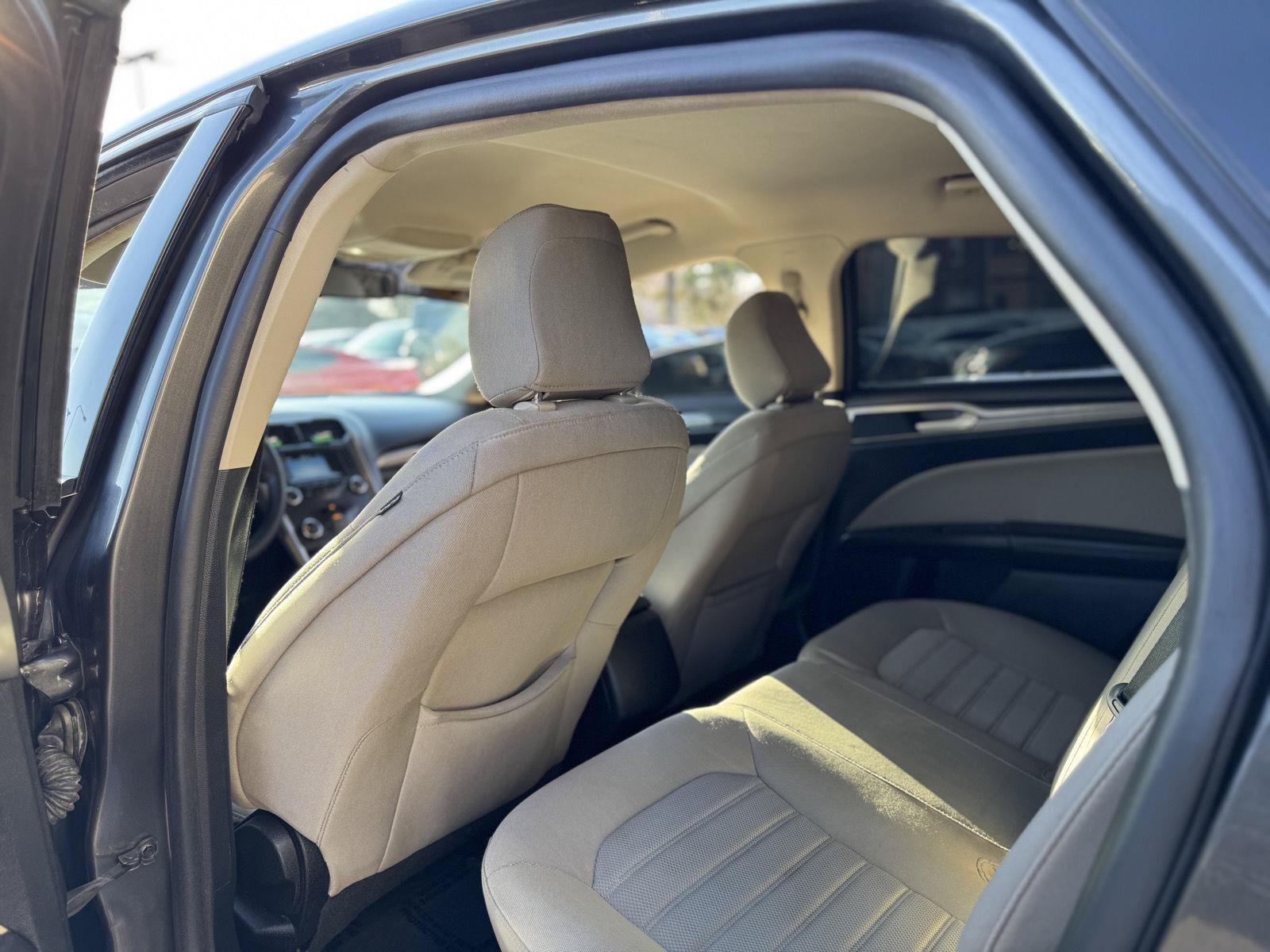 Used 2020 Ford Fusion S FWD image 27
