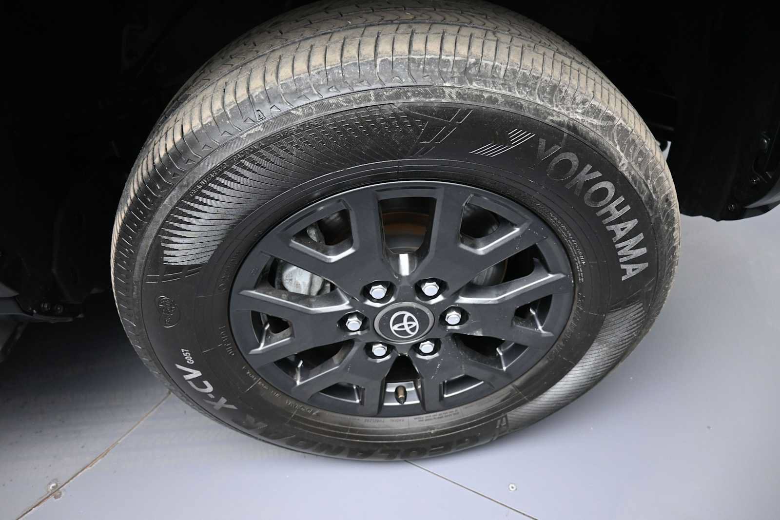 Certified 2025 Toyota 4Runner SR5 AWD/4WD image 12