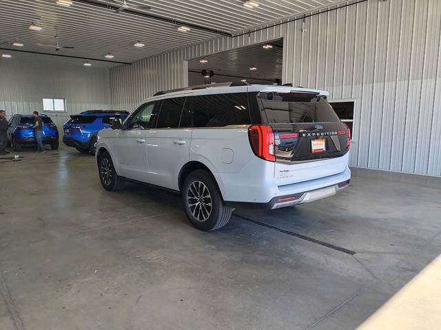 Used 2025 Ford Expedition Platinum AWD/4WD image 5