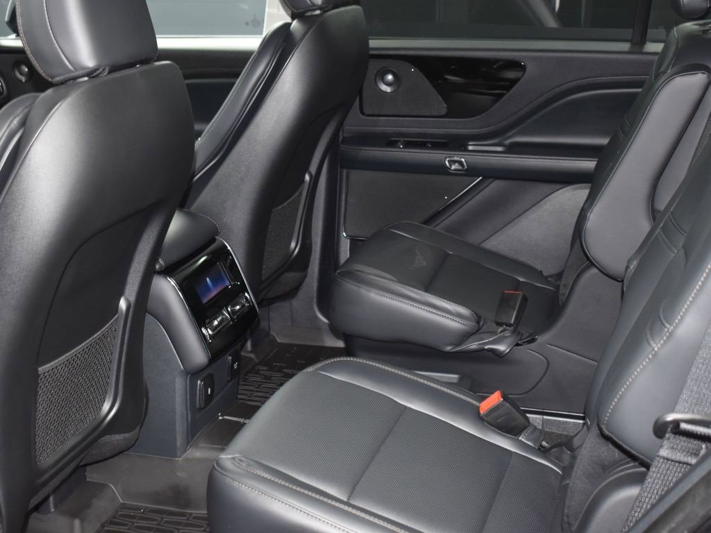 Certified 2025 Lincoln Aviator AWD w/ Jet Appearance Package image 11