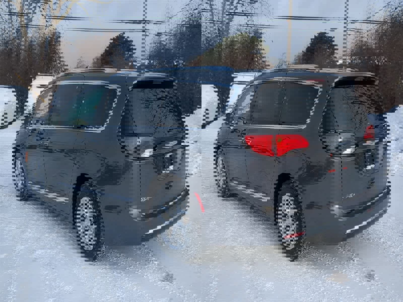 Certified 2017 Chrysler Pacifica Touring-L Plus w/ Advanced Safetytec Group image 12