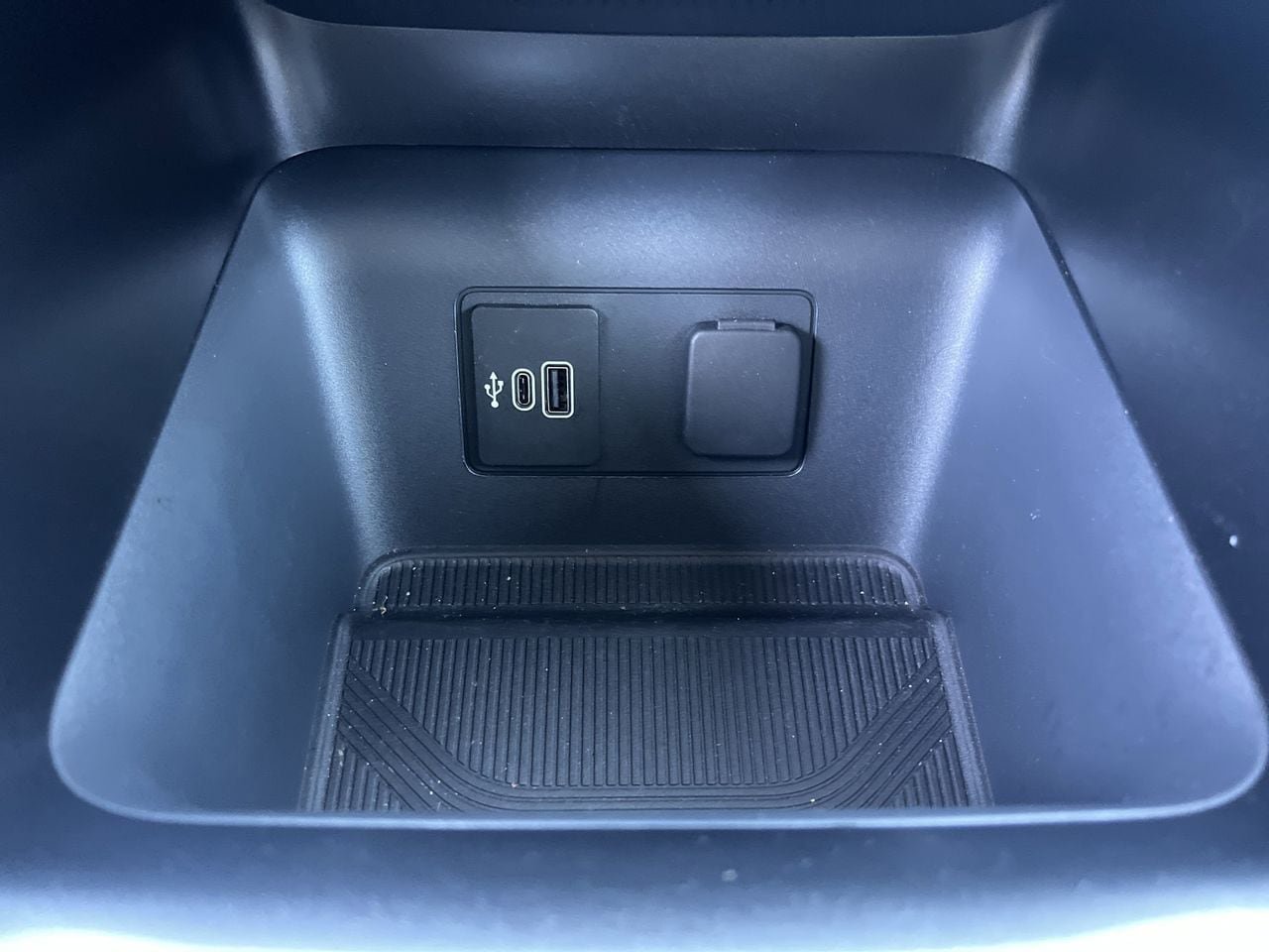 New 2026 Ford Explorer Active w/ Active Comfort Package RWD image 7