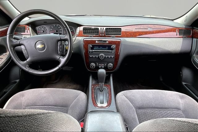 Used 2011 Chevrolet Impala LT FWD image 7