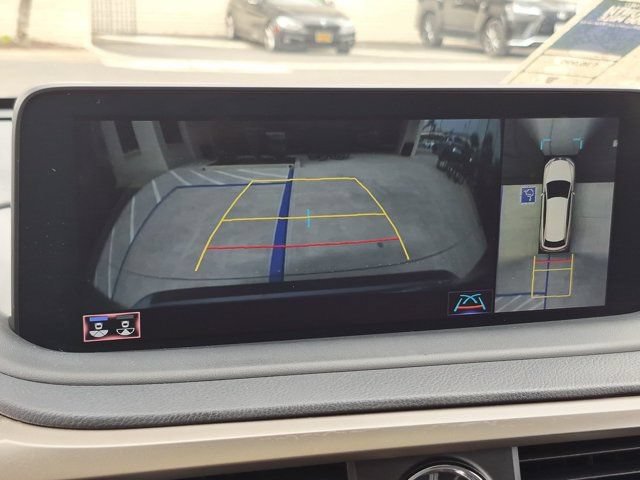 Used 2020 Lexus RX 350L FWD w/ Premium Package image 23