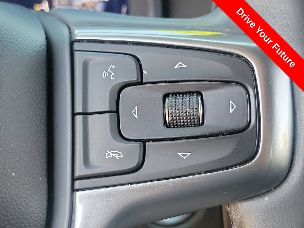Used 2023 Chevrolet Tahoe Z71 w/ Luxury Package AWD/4WD image 6