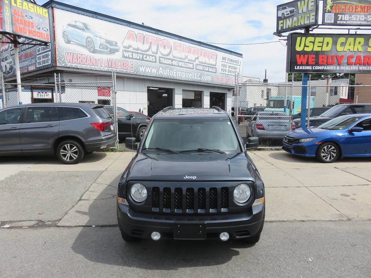 Used 2014 Jeep Patriot Latitude AWD/4WD image 6