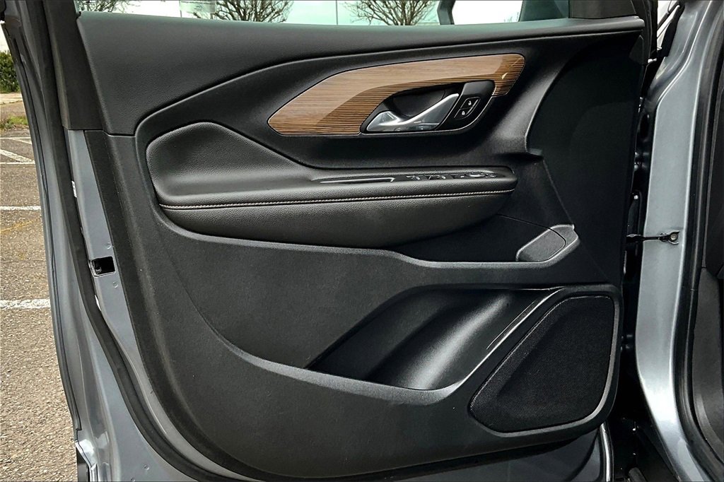 Used 2021 GMC Terrain SLE image 23