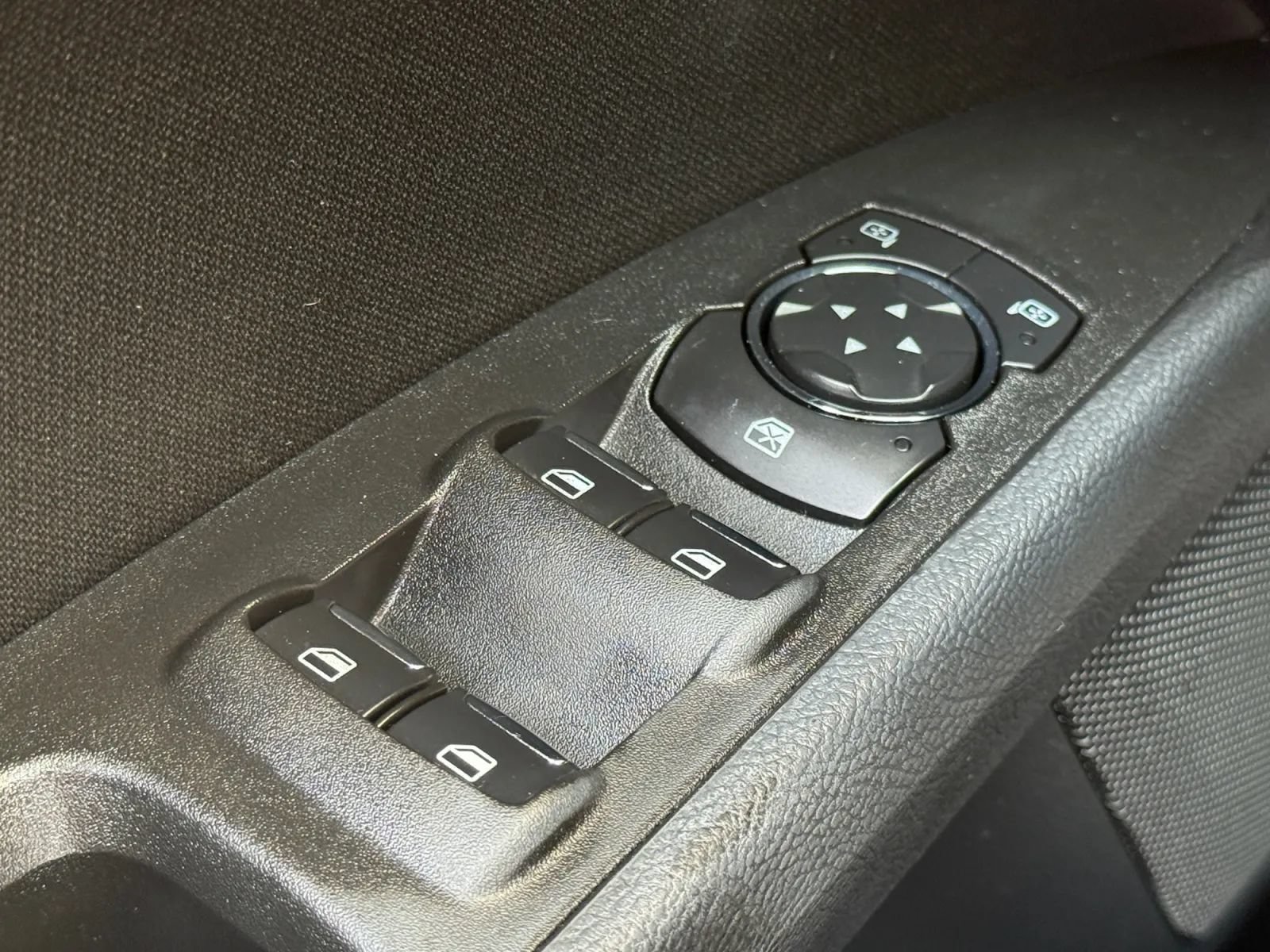 Used 2019 Ford Fusion SE FWD image 40