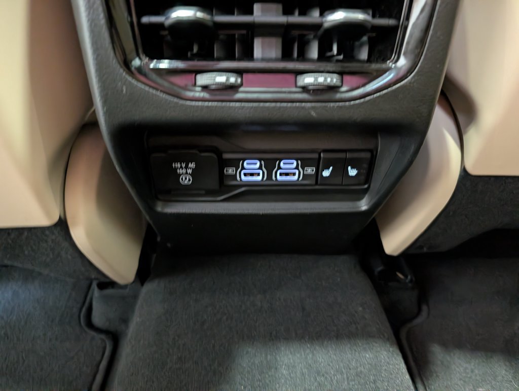 Used 2023 Jeep Grand Cherokee 4WD 4xe w/ Luxury Tech Group II image 11