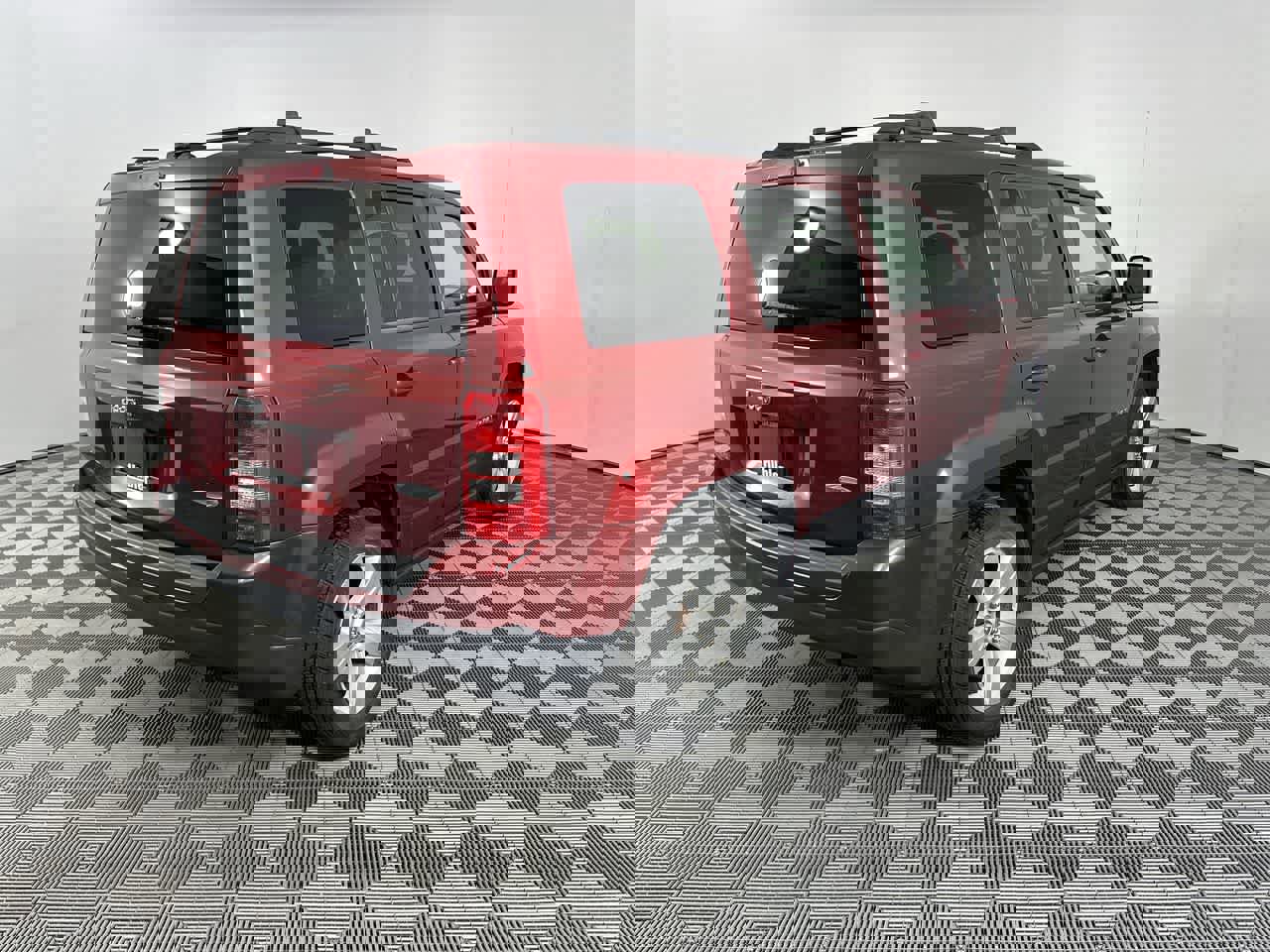 Used 2014 Jeep Patriot Latitude image 8