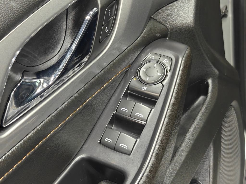 Used 2021 Chevrolet Traverse LT image 54