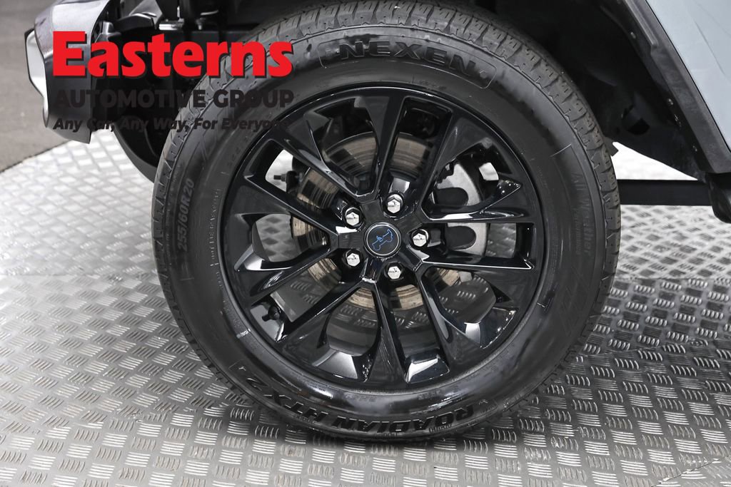 Used 2025 Jeep Wrangler Unlimited Sahara image 32