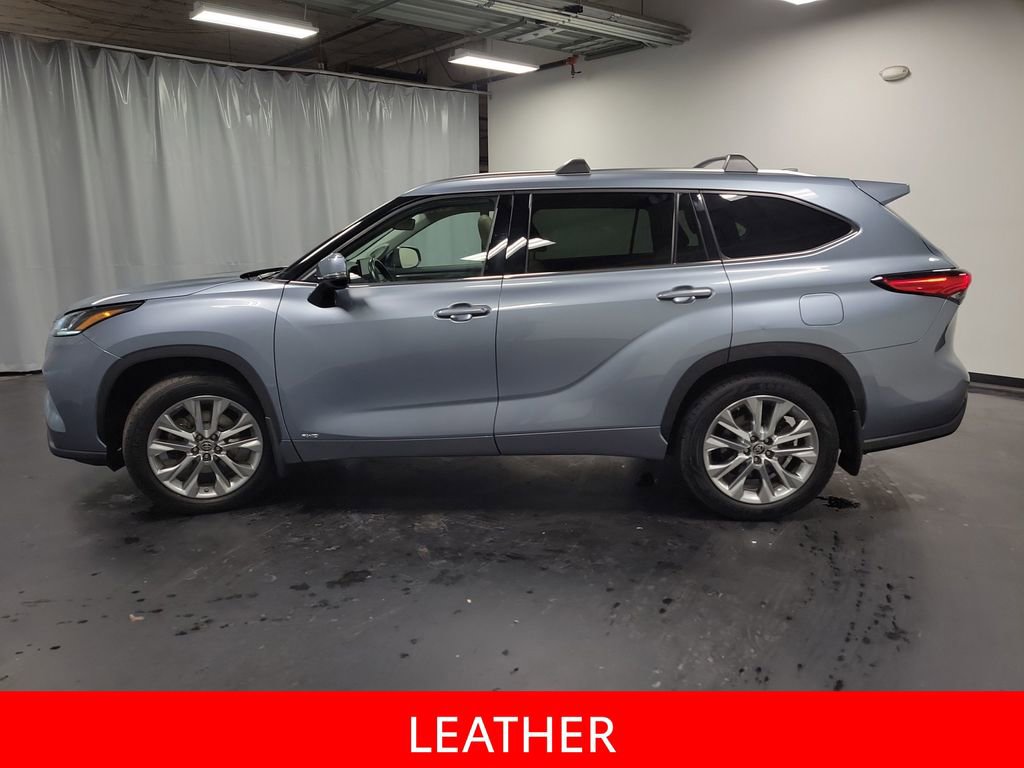 Used 2023 Toyota Highlander Limited image 5
