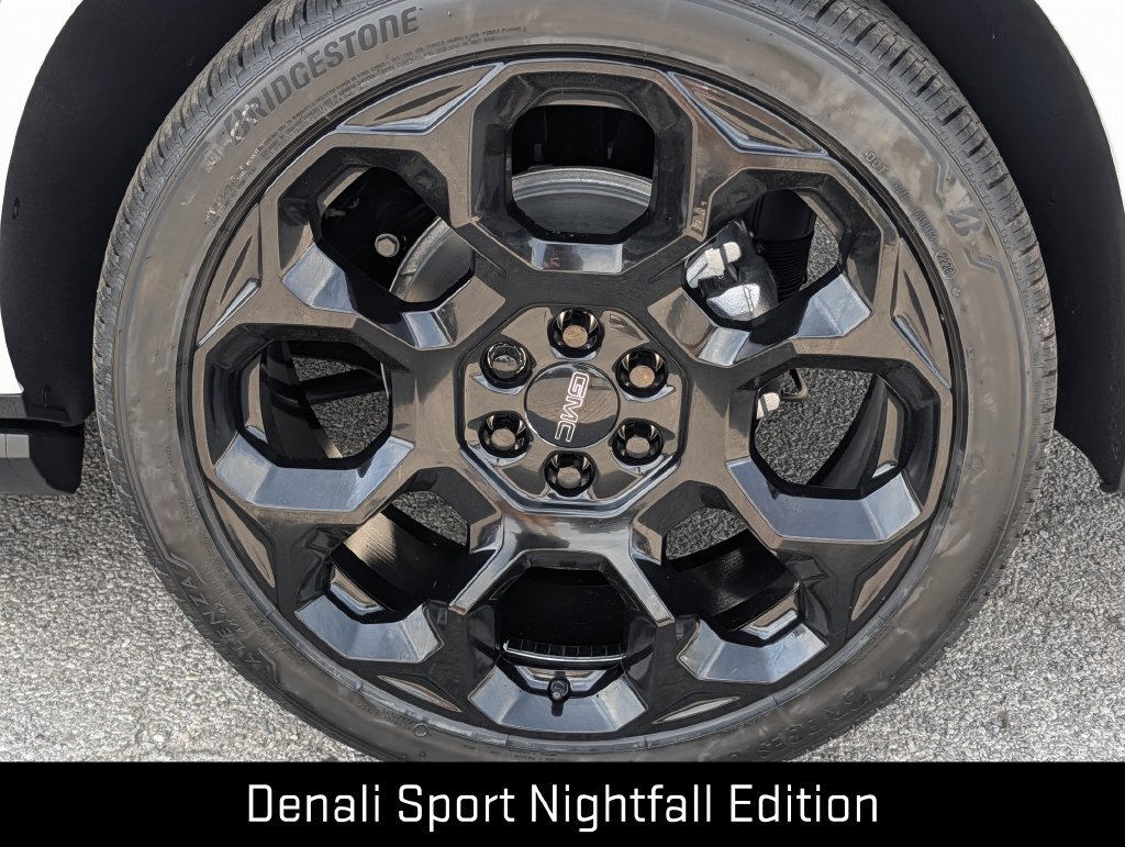 New 2026 GMC Yukon Denali w/ Denali Reserve Package AWD/4WD image 9