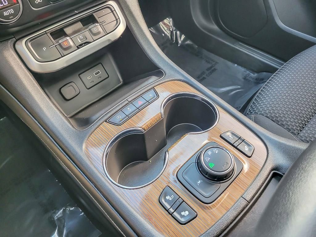 Used 2022 GMC Acadia SLE w/ Driver Convenience Package image 20