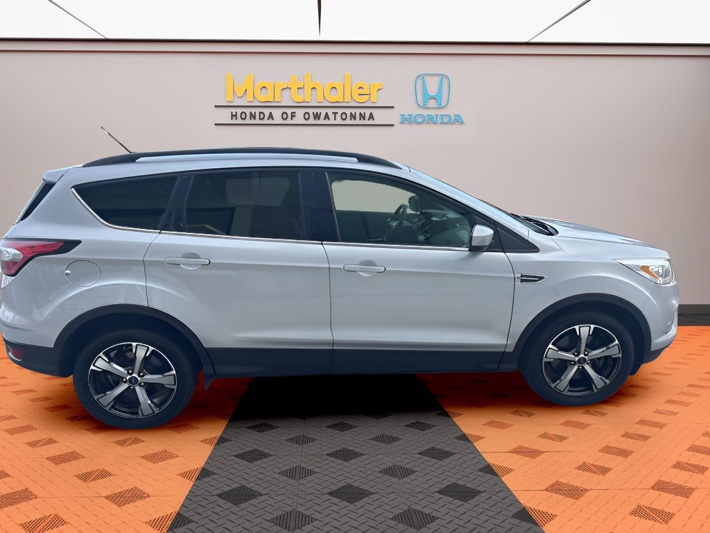 Used 2017 Ford Escape SE w/ Equipment Group 201A image 6