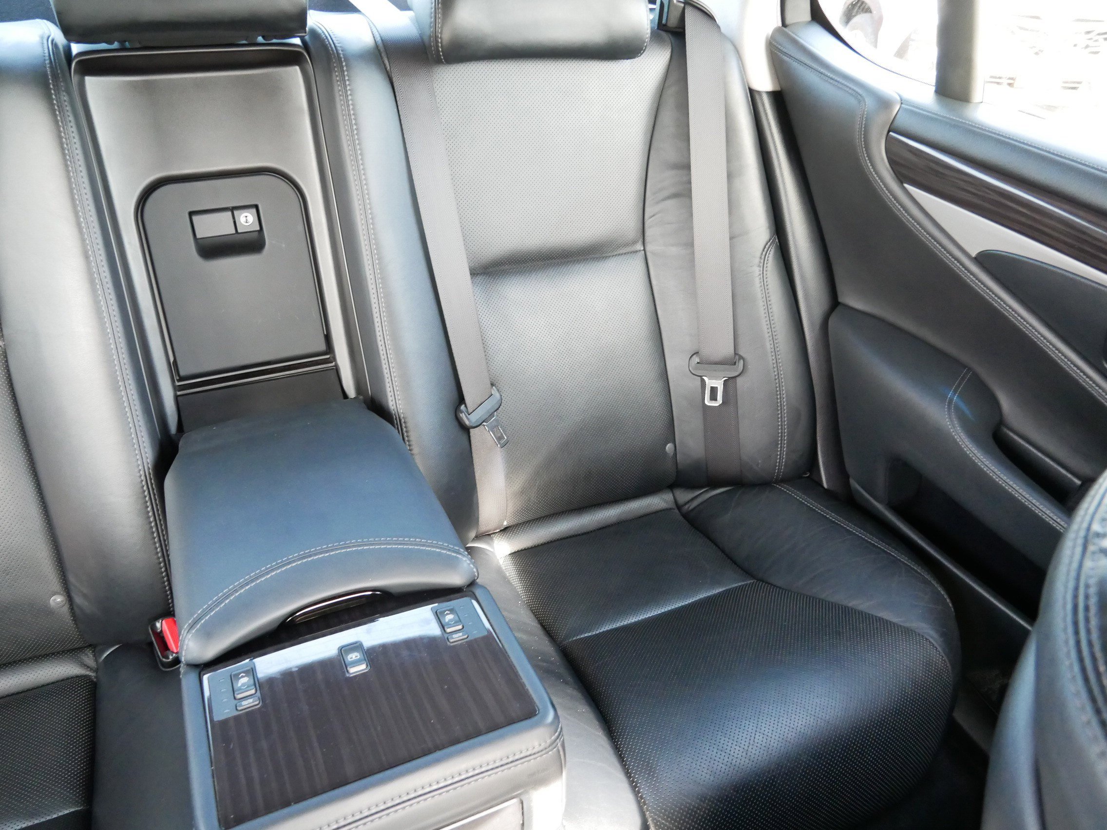 Used 2014 Lexus LS 460 AWD image 15