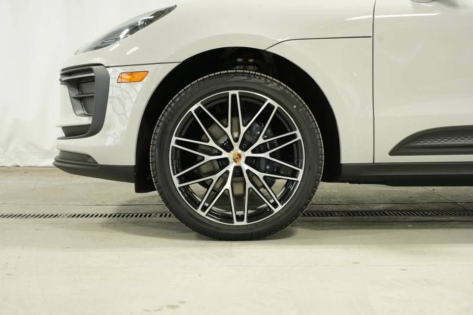 New 2026 Porsche Macan AWD/4WD image 41