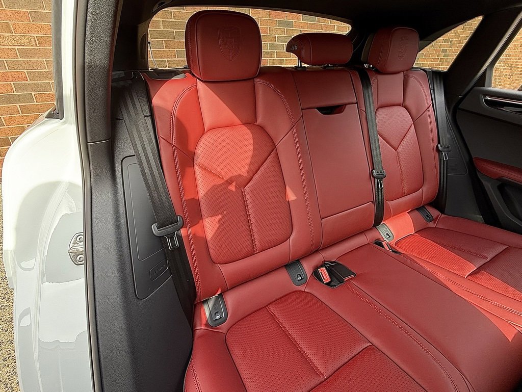 New 2026 Porsche Macan image 23