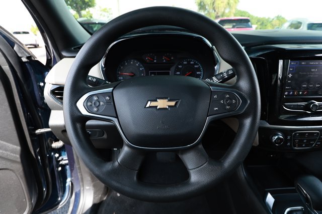 Used 2023 Chevrolet Traverse LS FWD image 10
