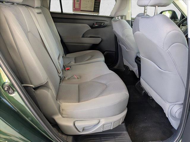 Used 2024 Toyota Highlander LE FWD image 18