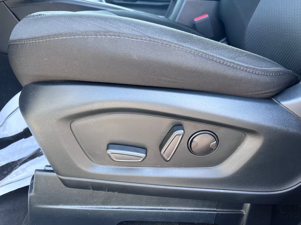Used 2024 Ford Explorer XLT RWD image 9