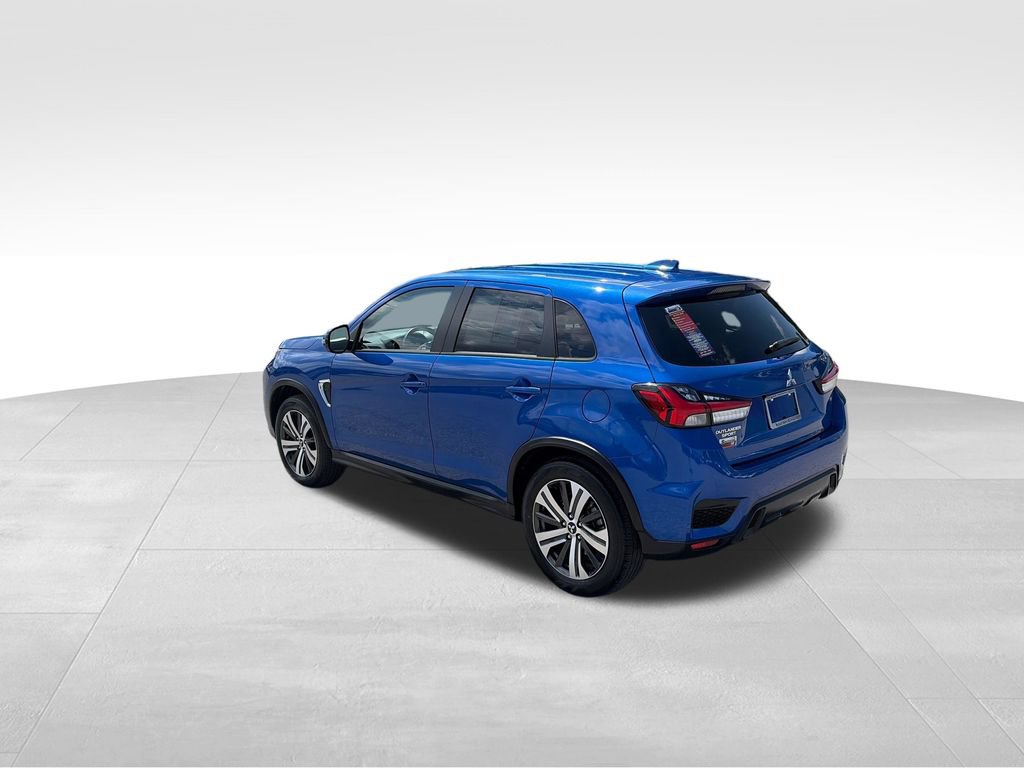 Used 2025 Mitsubishi Outlander Sport SE AWD/4WD image 3