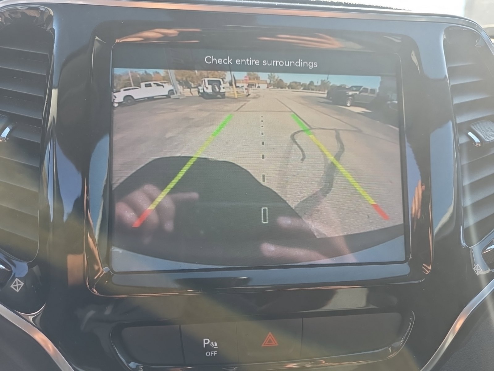 Used 2019 Jeep Cherokee Limited FWD image 20