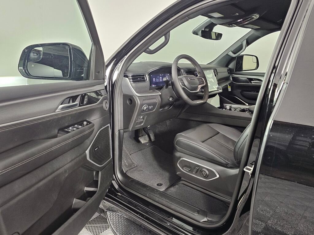 New 2026 Jeep Grand Wagoneer L Limited w/ Rear Seat Video Group I image 21