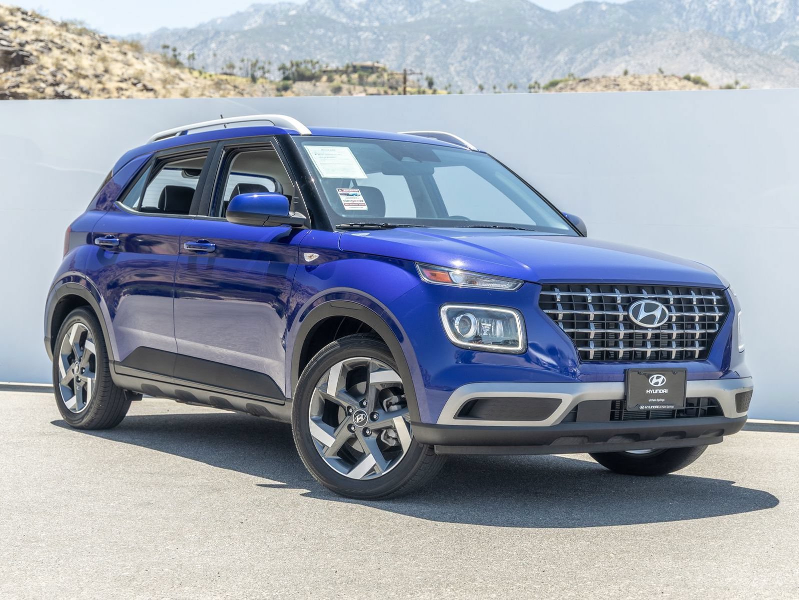 Used 2023 Hyundai Venue Limited FWD image 6