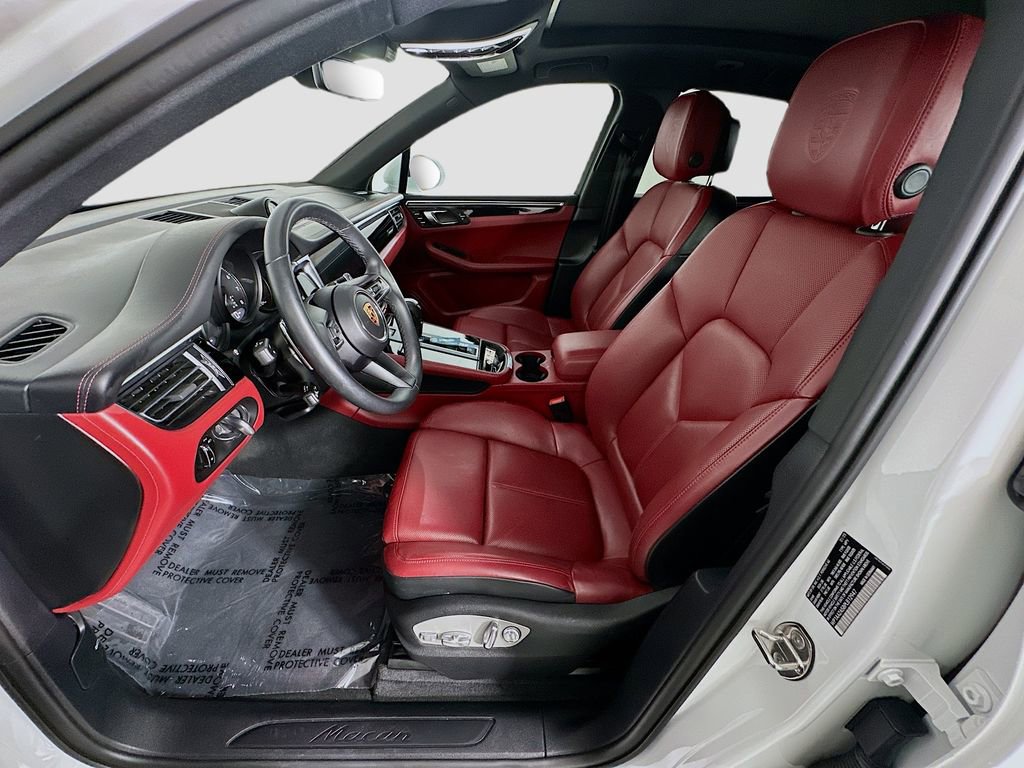 Certified 2023 Porsche Macan AWD/4WD image 5