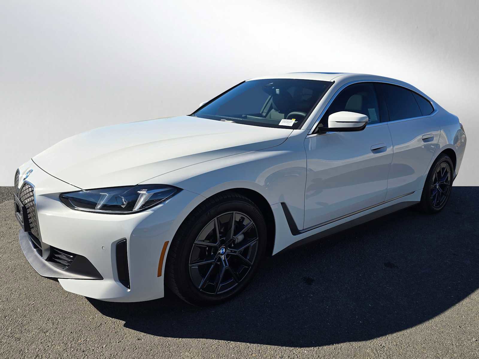 Used 2025 BMW i4 eDrive40 image 7