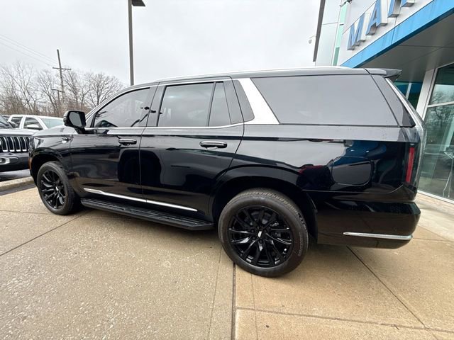 Used 2025 Cadillac Escalade Premium Luxury AWD/4WD image 2